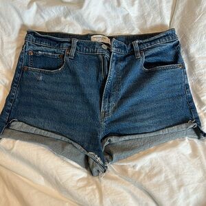 Abercrombie & Fitch The Mom Short, high rise, size 32/14